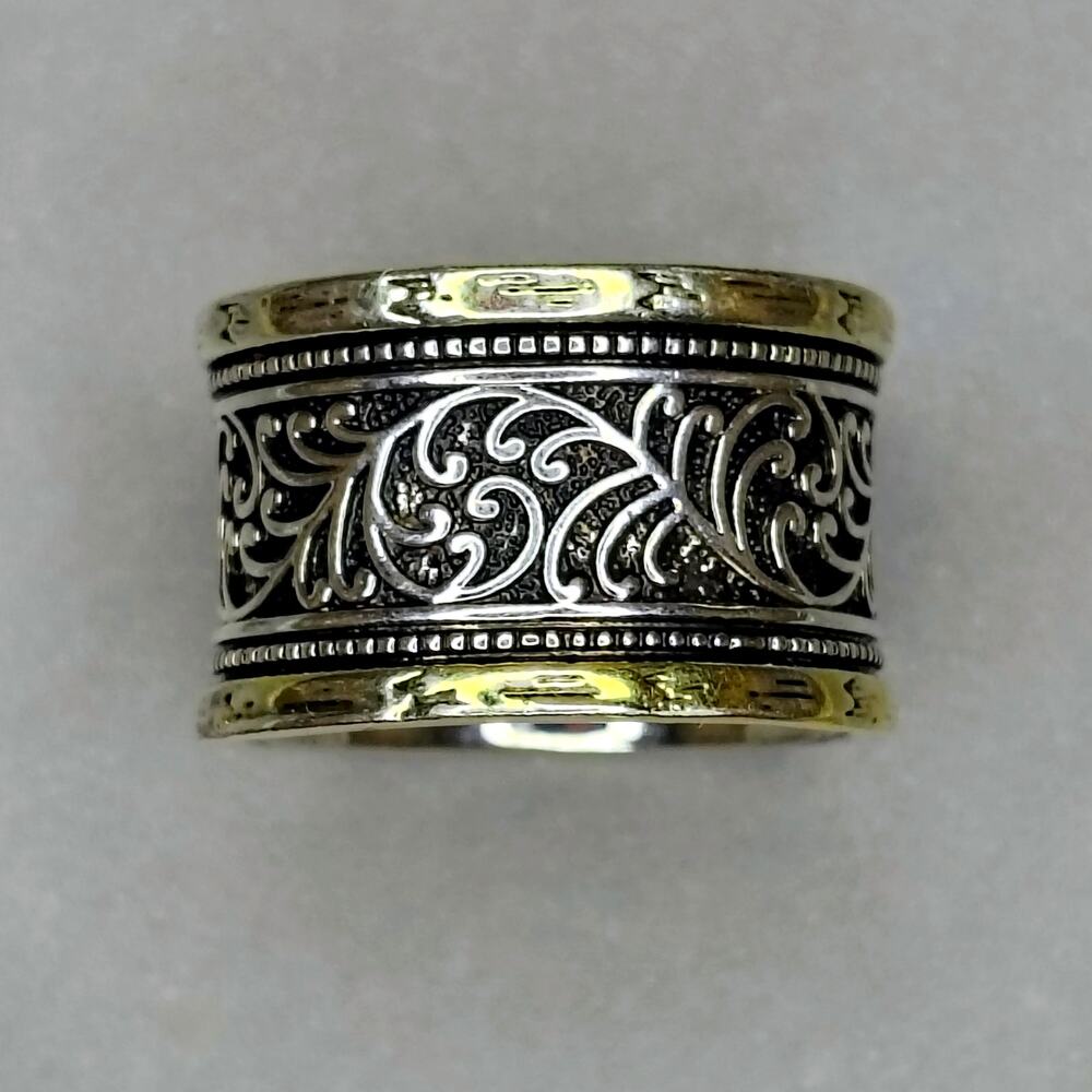 FASHION COSTUME TWO-TONE WIDE BAND RING - SIZE 8